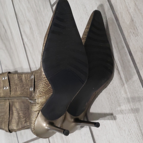 Go Max boots. - Picture 7 of 11